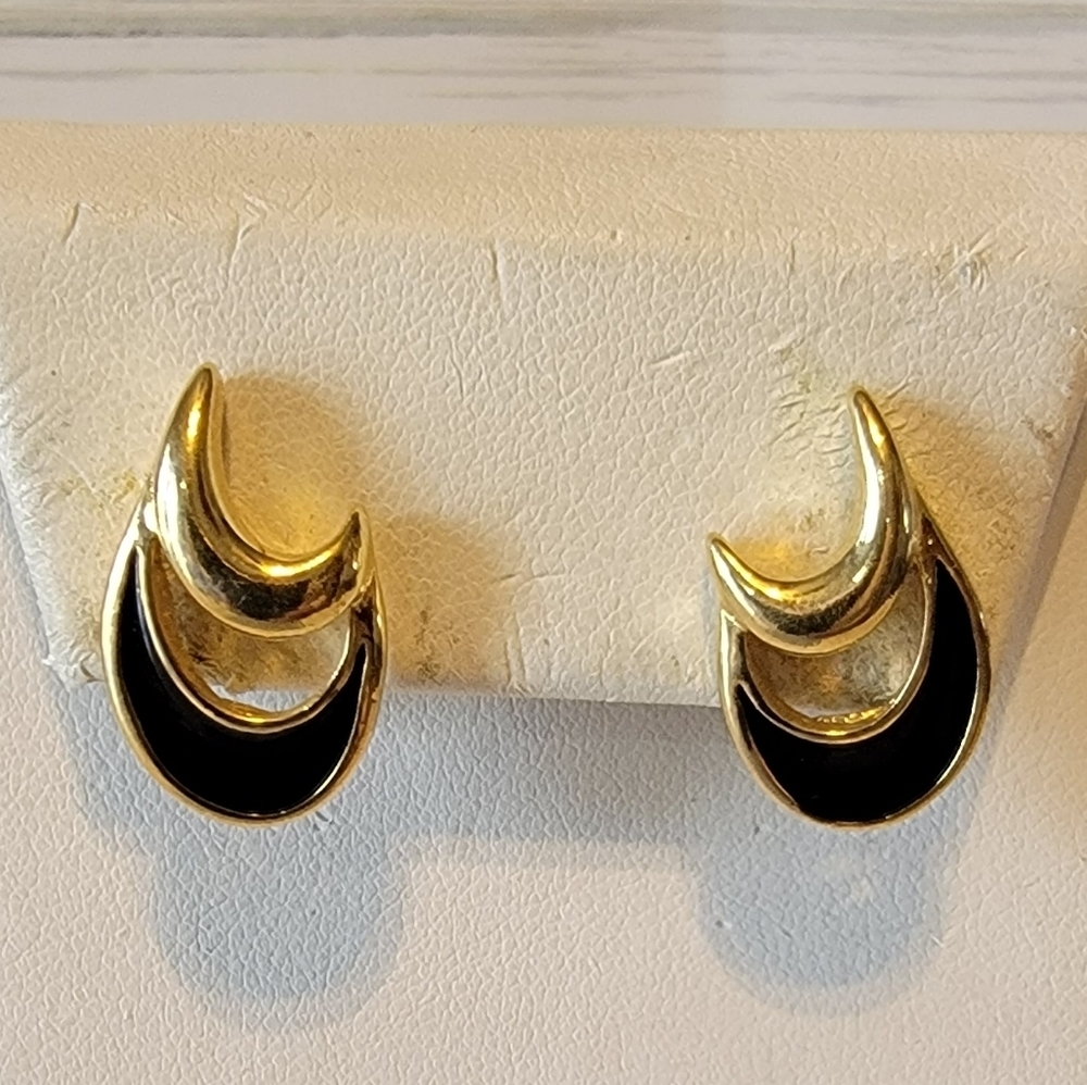 Vintage Trifari Black Enamel Gold Tone Crescent Pierced Earrings